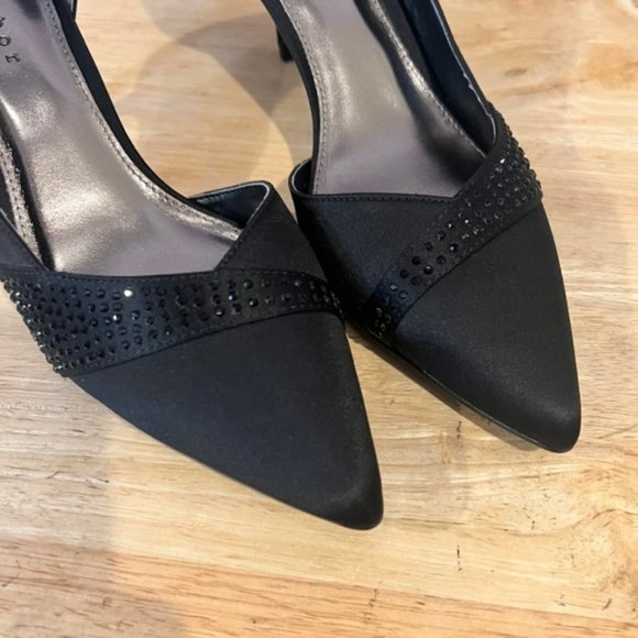 Metaphor Black Side Cut Out Heels Size 8 - Picture 4 of 6